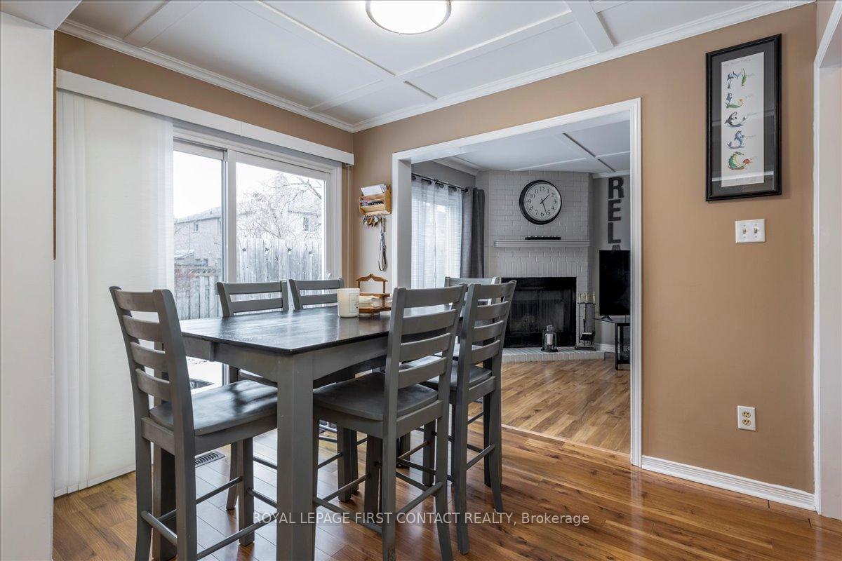 Photo 7 of 35 Blair Crescent, Barrie, Grove East — HOMEH
