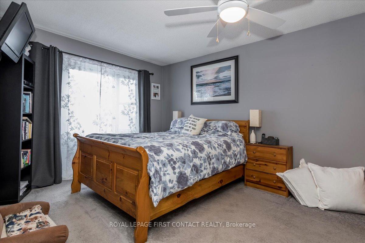 Photo 14 of 35 Blair Crescent, Barrie, Grove East — HOMEH