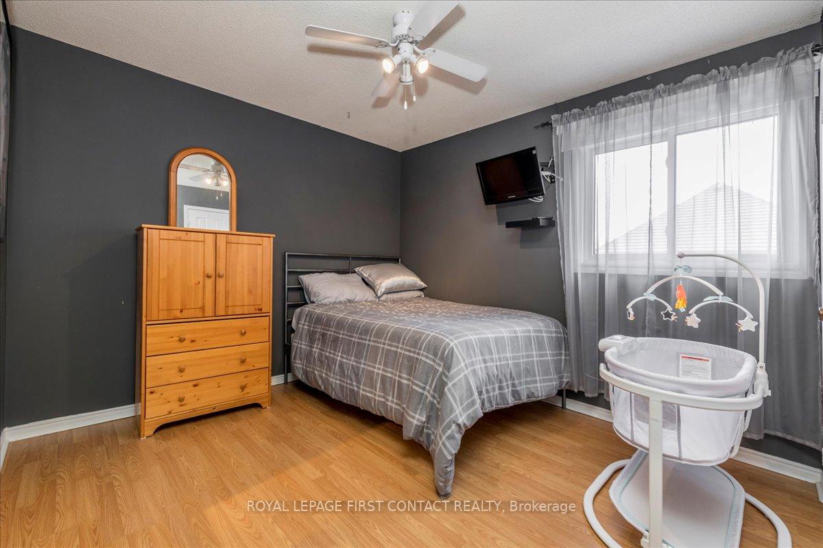 Photo 17 of 35 Blair Crescent, Barrie, Grove East — HOMEH