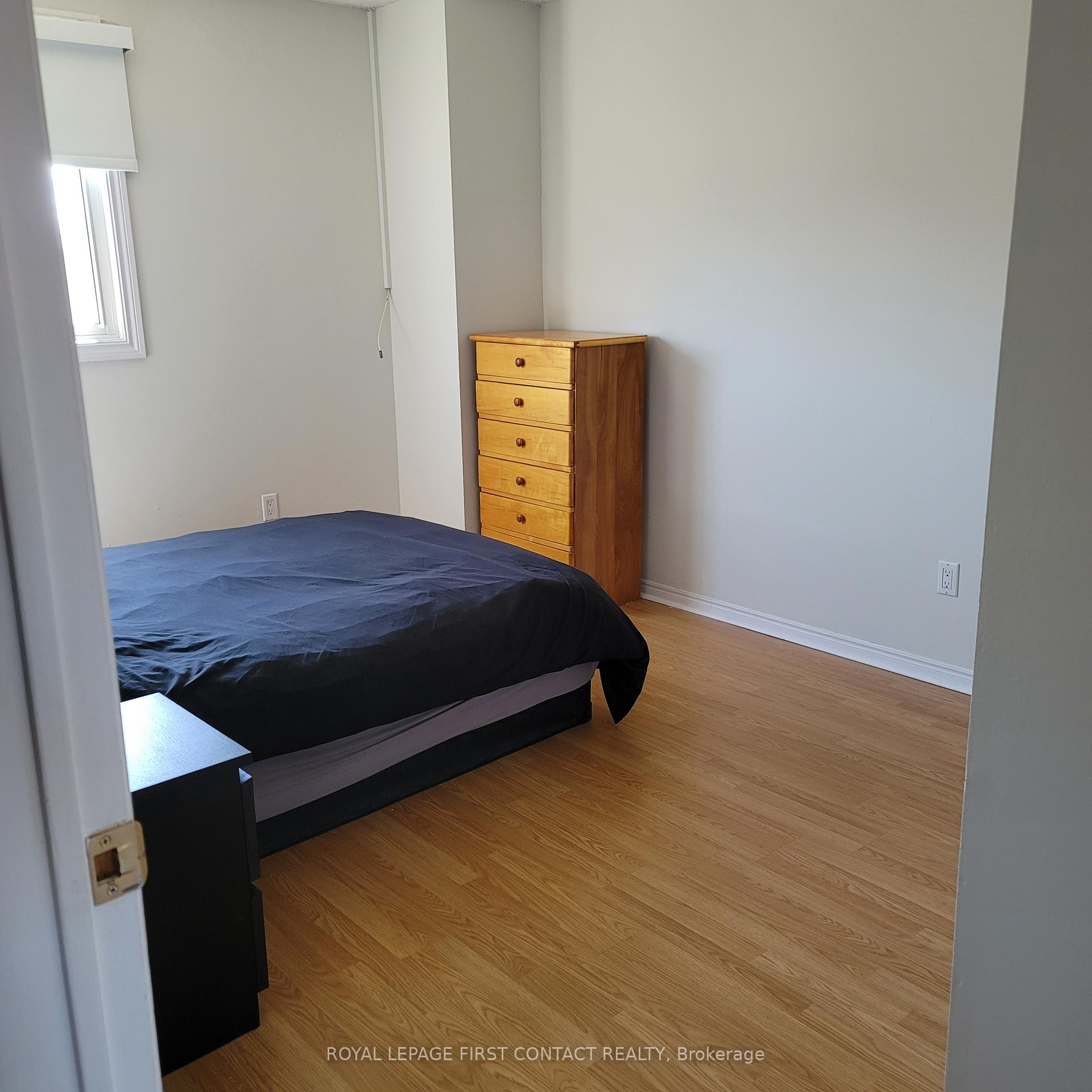 Photo 18 of 35 Blair Crescent, Barrie, Grove East — HOMEH