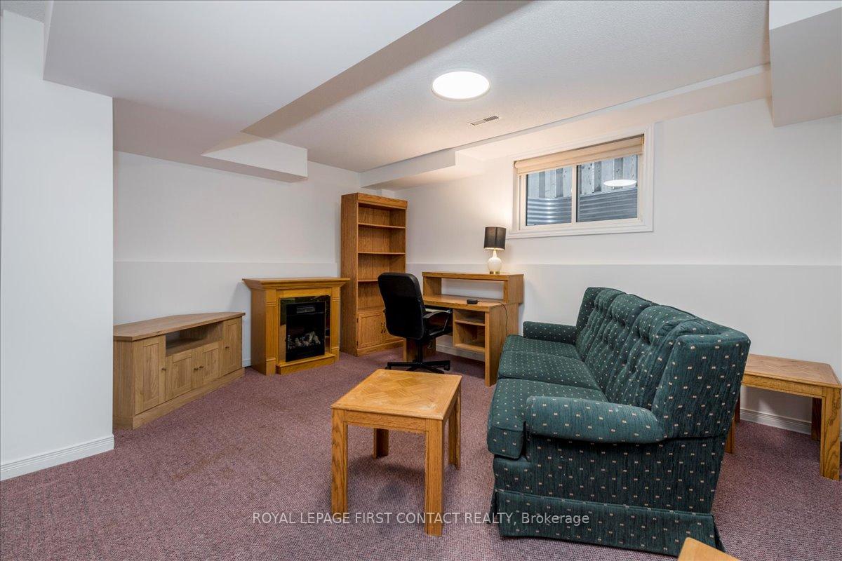Photo 23 of 35 Blair Crescent, Barrie, Grove East — HOMEH