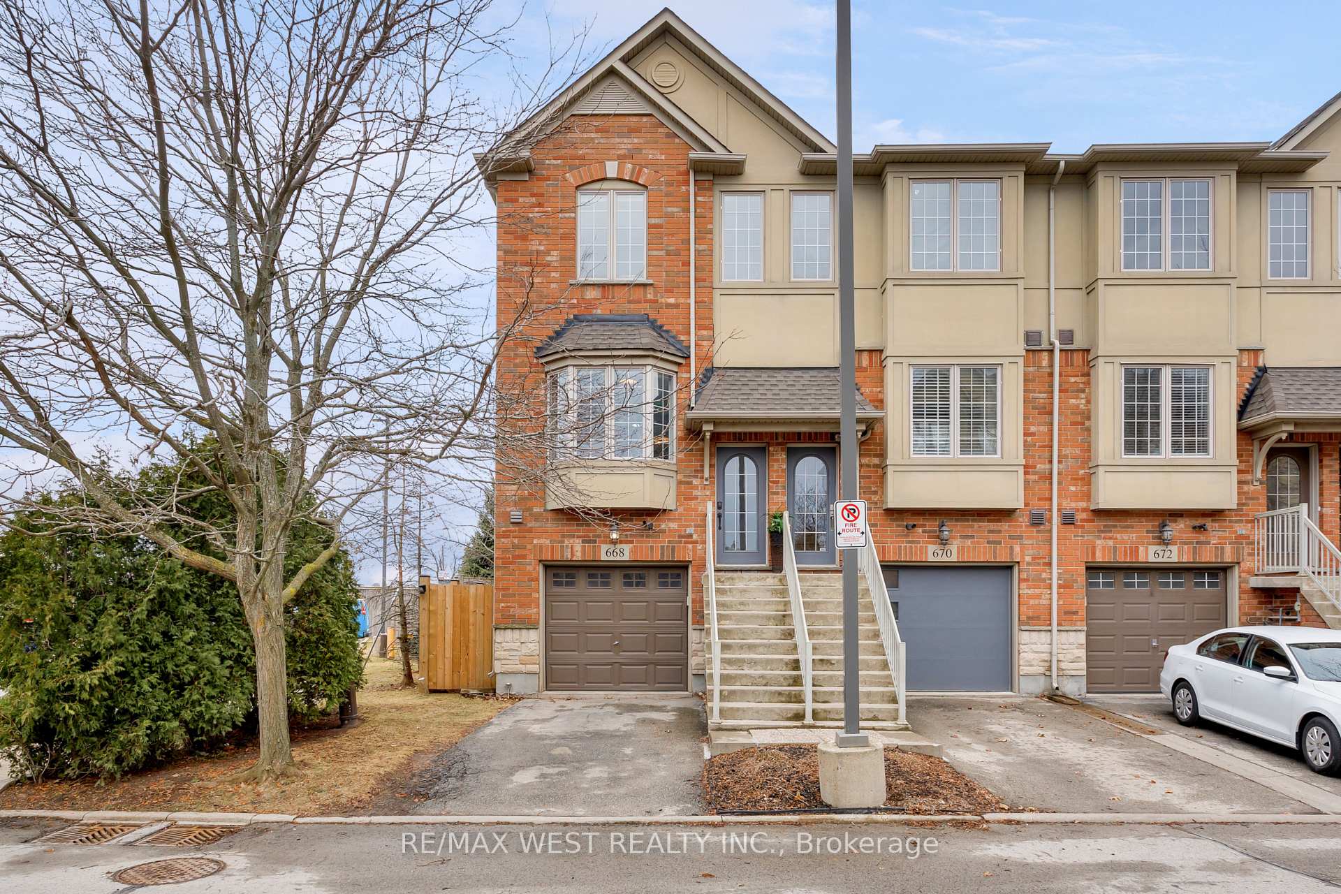 Photo 3 of 668 Rowley Common, Burlington, Appleby — HOMEH