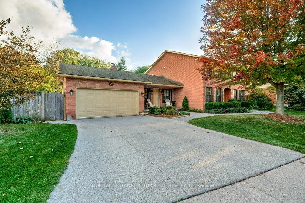 Photo 3 of 47 Howard Boulevard, Hamilton, Waterdown — HOMEH