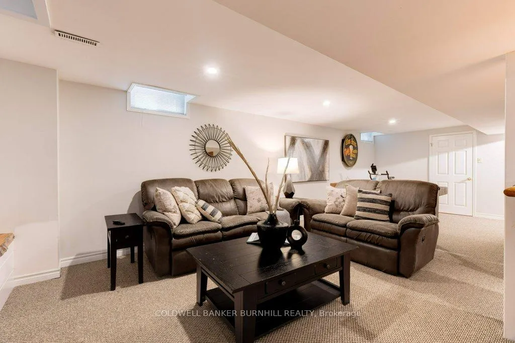 Photo 35 of 47 Howard Boulevard, Hamilton, Waterdown — HOMEH