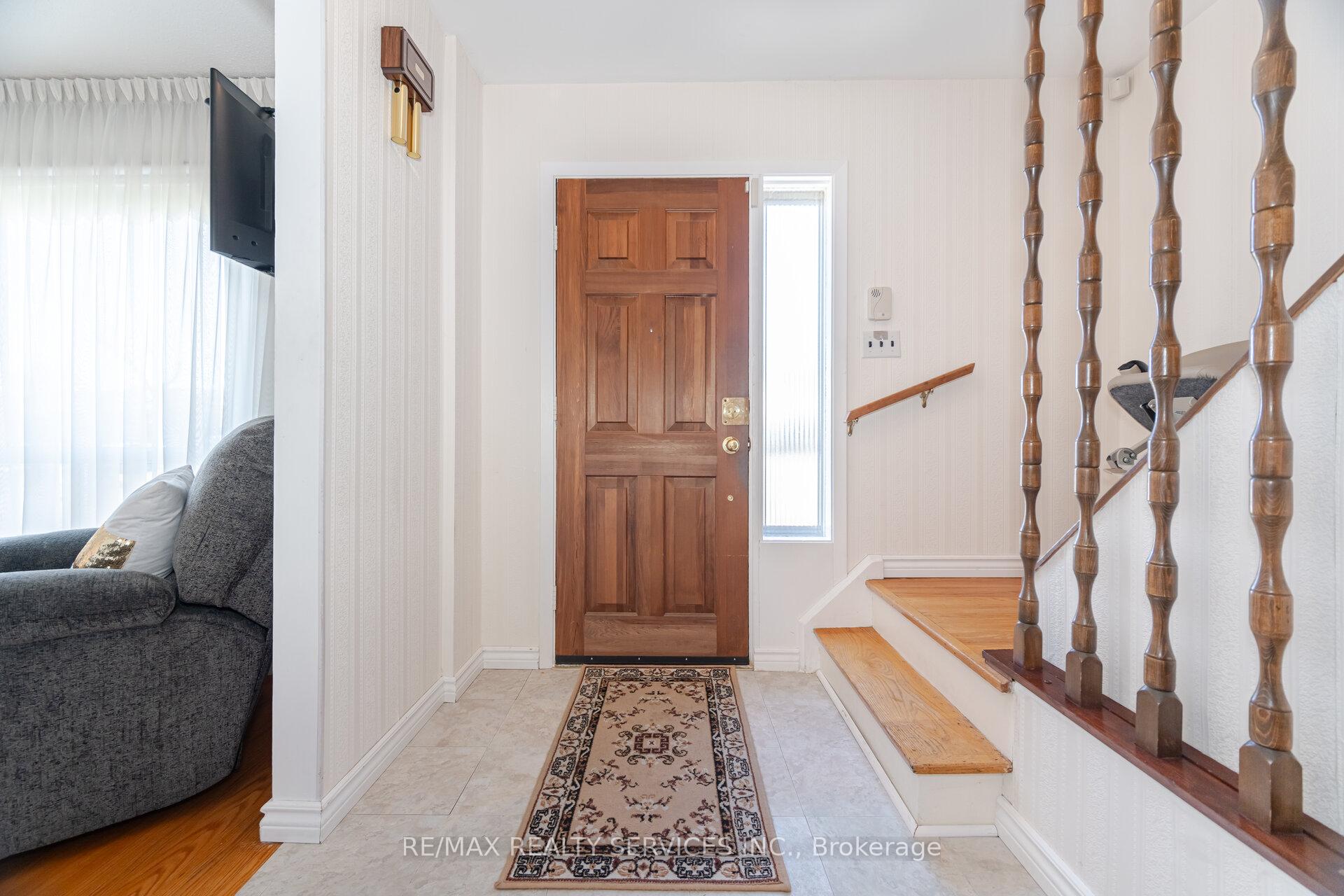 Photo 9 of 56 Forsythia Road, Brampton, Southgate — HOMEH