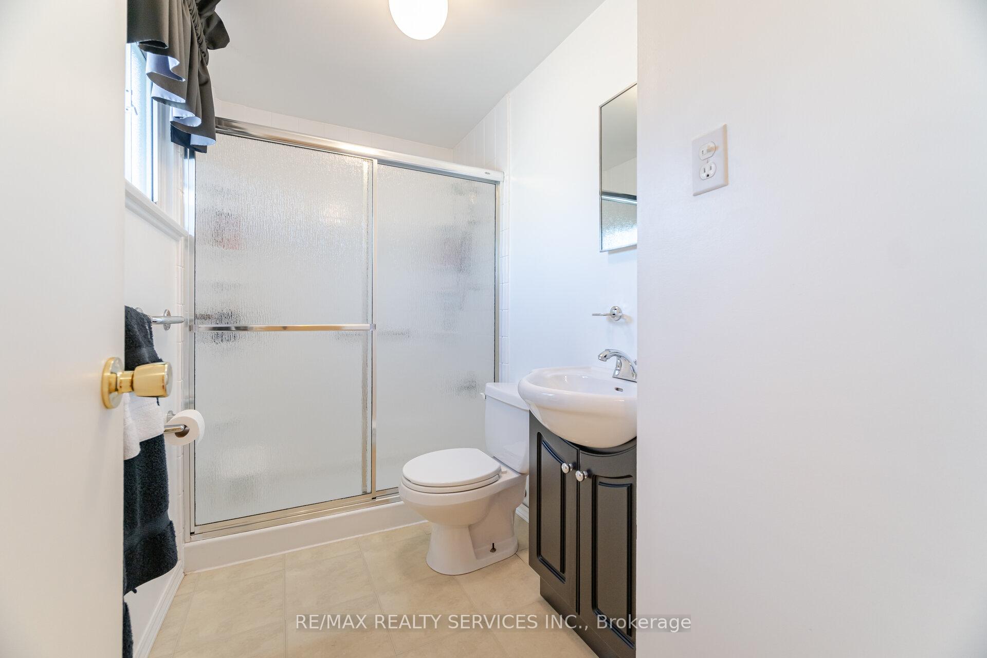 Photo 14 of 56 Forsythia Road, Brampton, Southgate — HOMEH