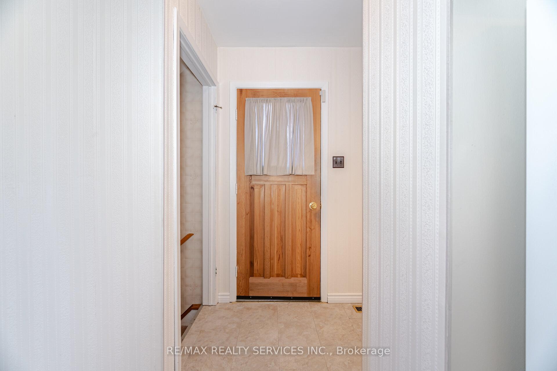 Photo 15 of 56 Forsythia Road, Brampton, Southgate — HOMEH