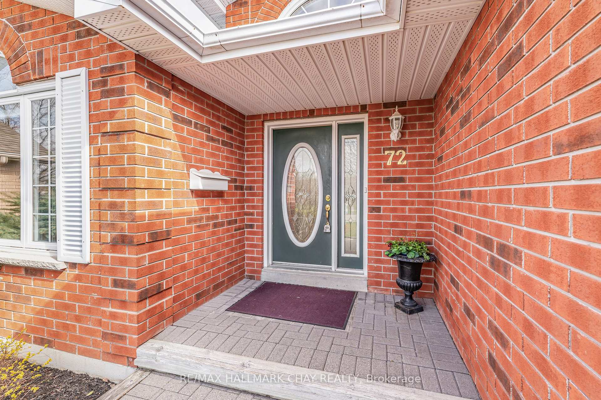 Photo 3 of 72 Columbia Road, Barrie, Holly — HOMEH