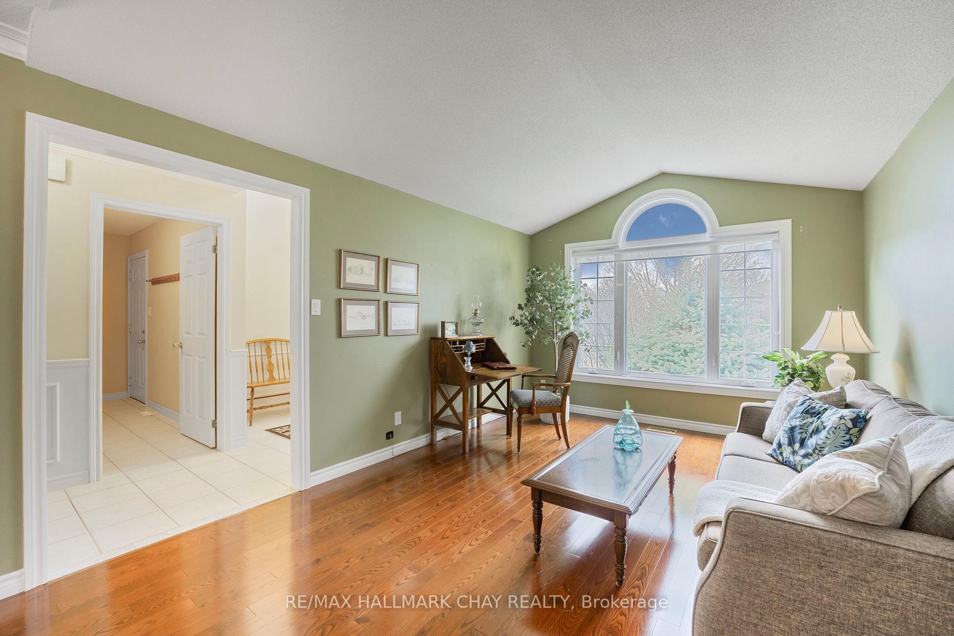 Photo 6 of 72 Columbia Road, Barrie, Holly — HOMEH