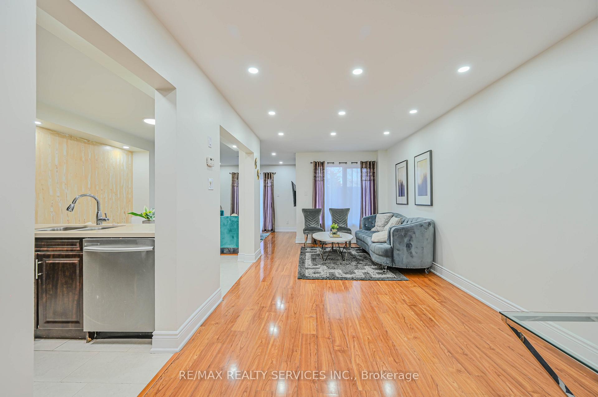 Photo 4 of 80 Winners Circle, Brampton, Northwest Sandalwood Parkway — HOMEH