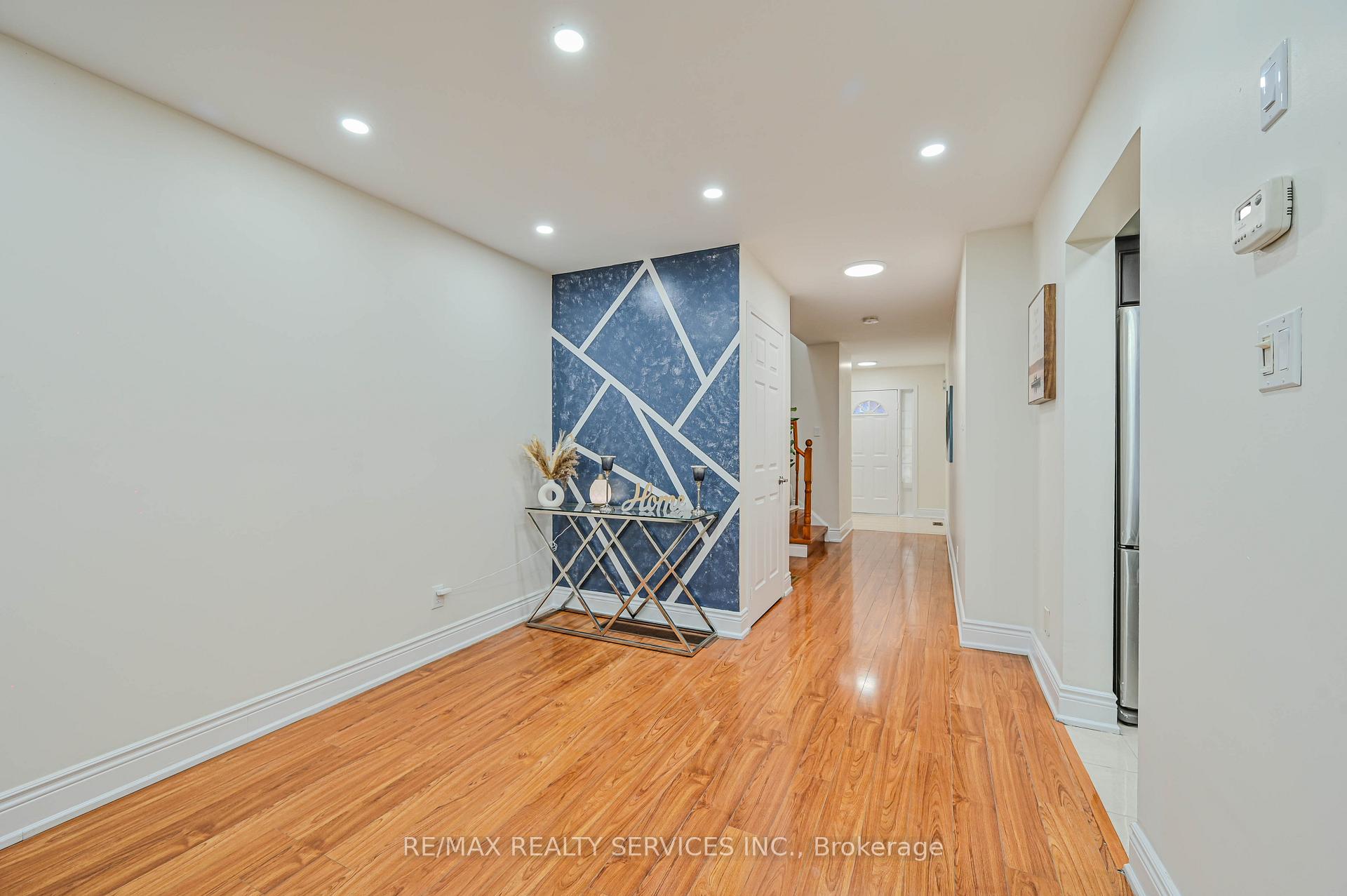Photo 10 of 80 Winners Circle, Brampton, Northwest Sandalwood Parkway — HOMEH