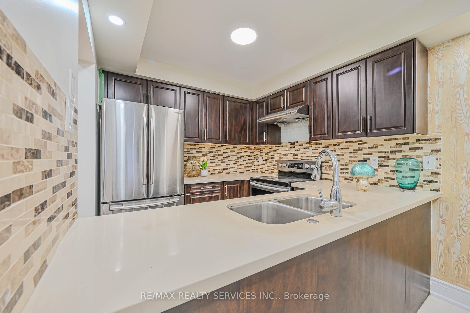 Photo 19 of 80 Winners Circle, Brampton, Northwest Sandalwood Parkway — HOMEH