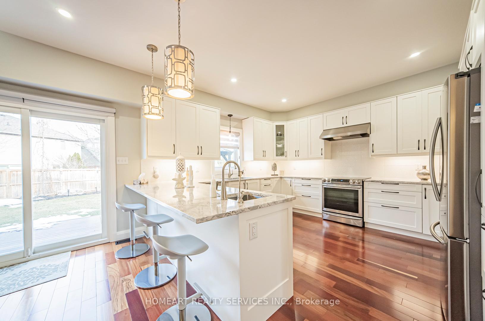 Photo 5 of 610 Sandcherry Drive, Burlington, Bayview — HOMEH