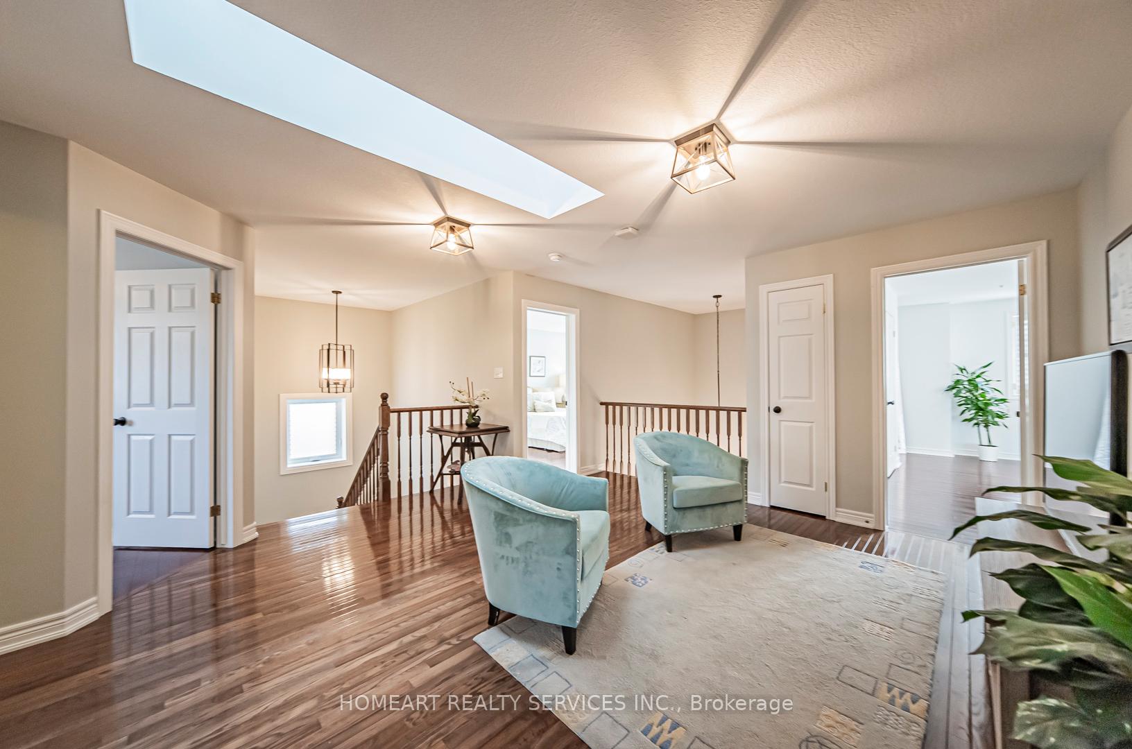Photo 12 of 610 Sandcherry Drive, Burlington, Bayview — HOMEH