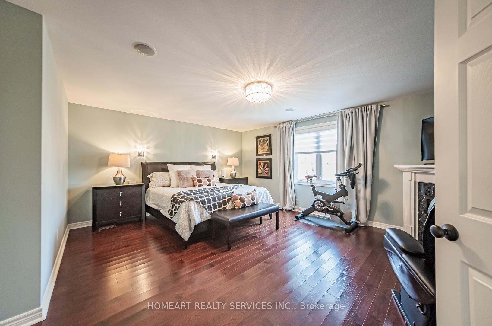 Photo 13 of 610 Sandcherry Drive, Burlington, Bayview — HOMEH