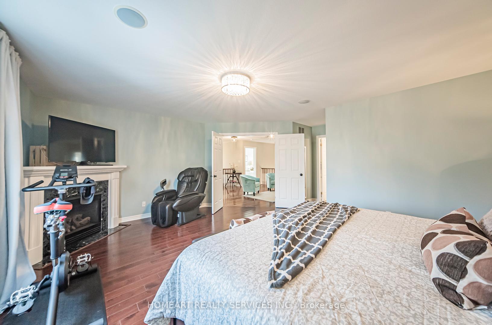 Photo 15 of 610 Sandcherry Drive, Burlington, Bayview — HOMEH