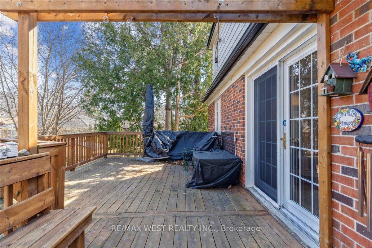 Photo 12 of 52 Mary Street, Brampton, Downtown Brampton — HOMEH