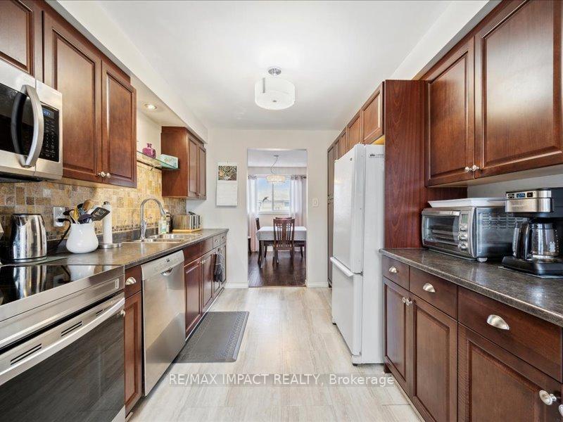 Photo 8 of 429 Charrington Avenue, Oshawa, Centennial — HOMEH
