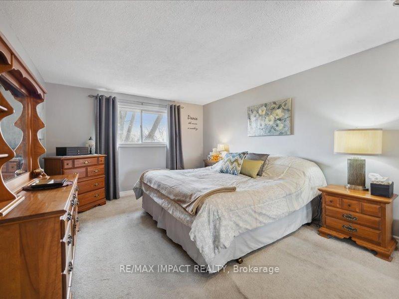 Photo 12 of 429 Charrington Avenue, Oshawa, Centennial — HOMEH