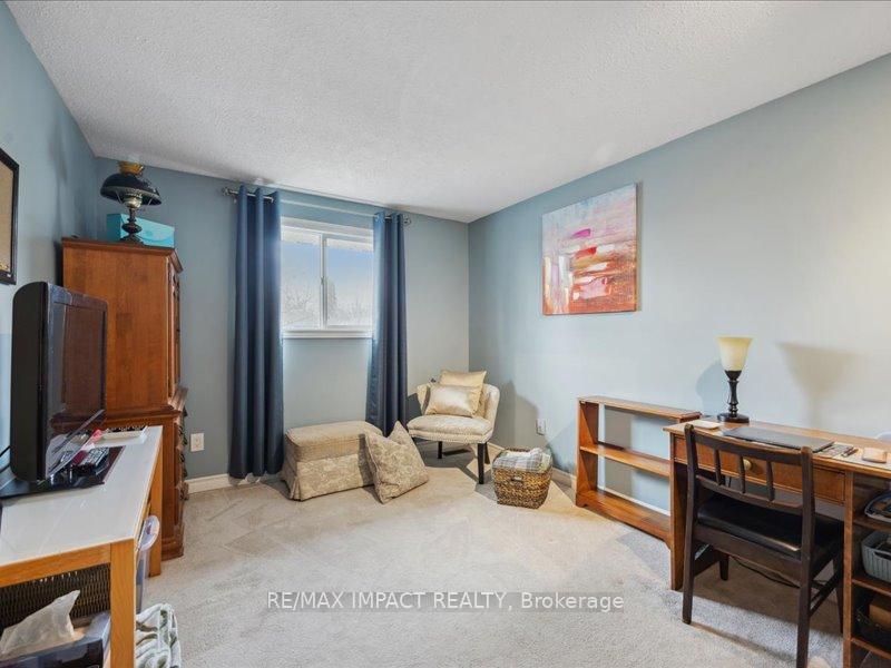 Photo 14 of 429 Charrington Avenue, Oshawa, Centennial — HOMEH