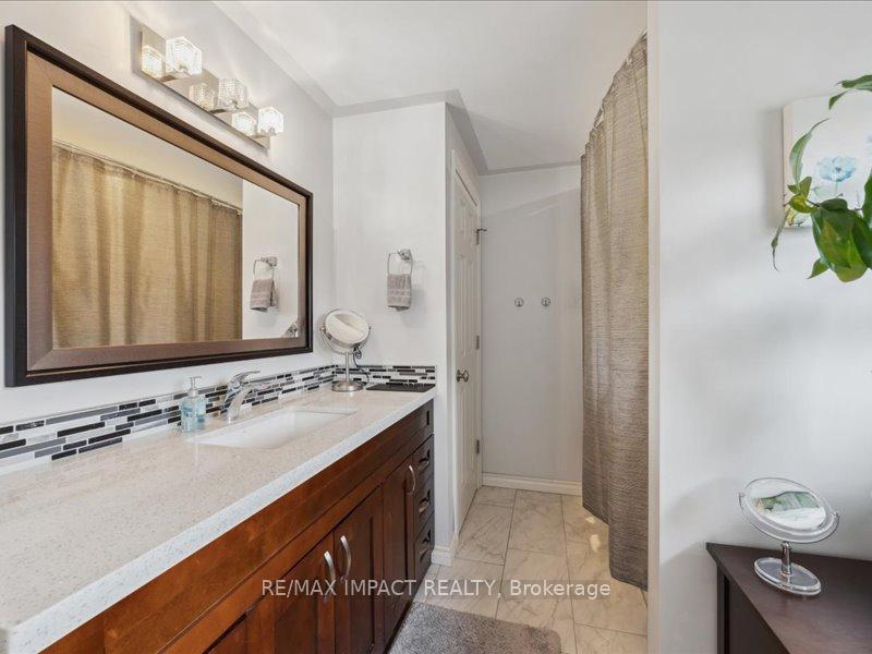 Photo 15 of 429 Charrington Avenue, Oshawa, Centennial — HOMEH