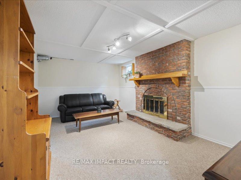 Photo 16 of 429 Charrington Avenue, Oshawa, Centennial — HOMEH