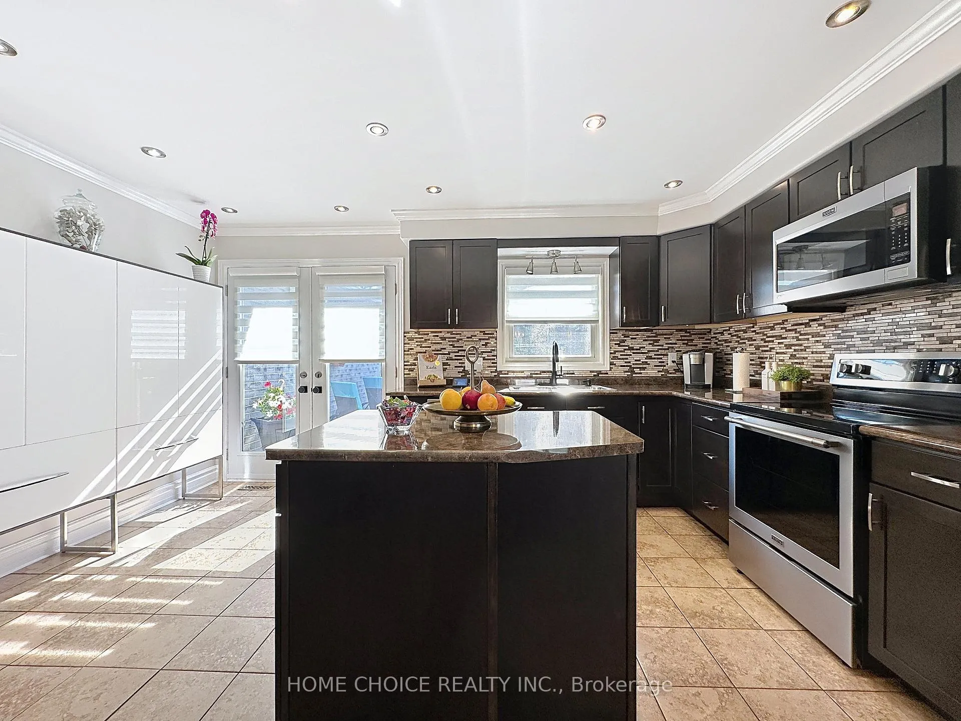 Photo 11 of 49 Riviera Ridge, Hamilton, Winona Park — HOMEH
