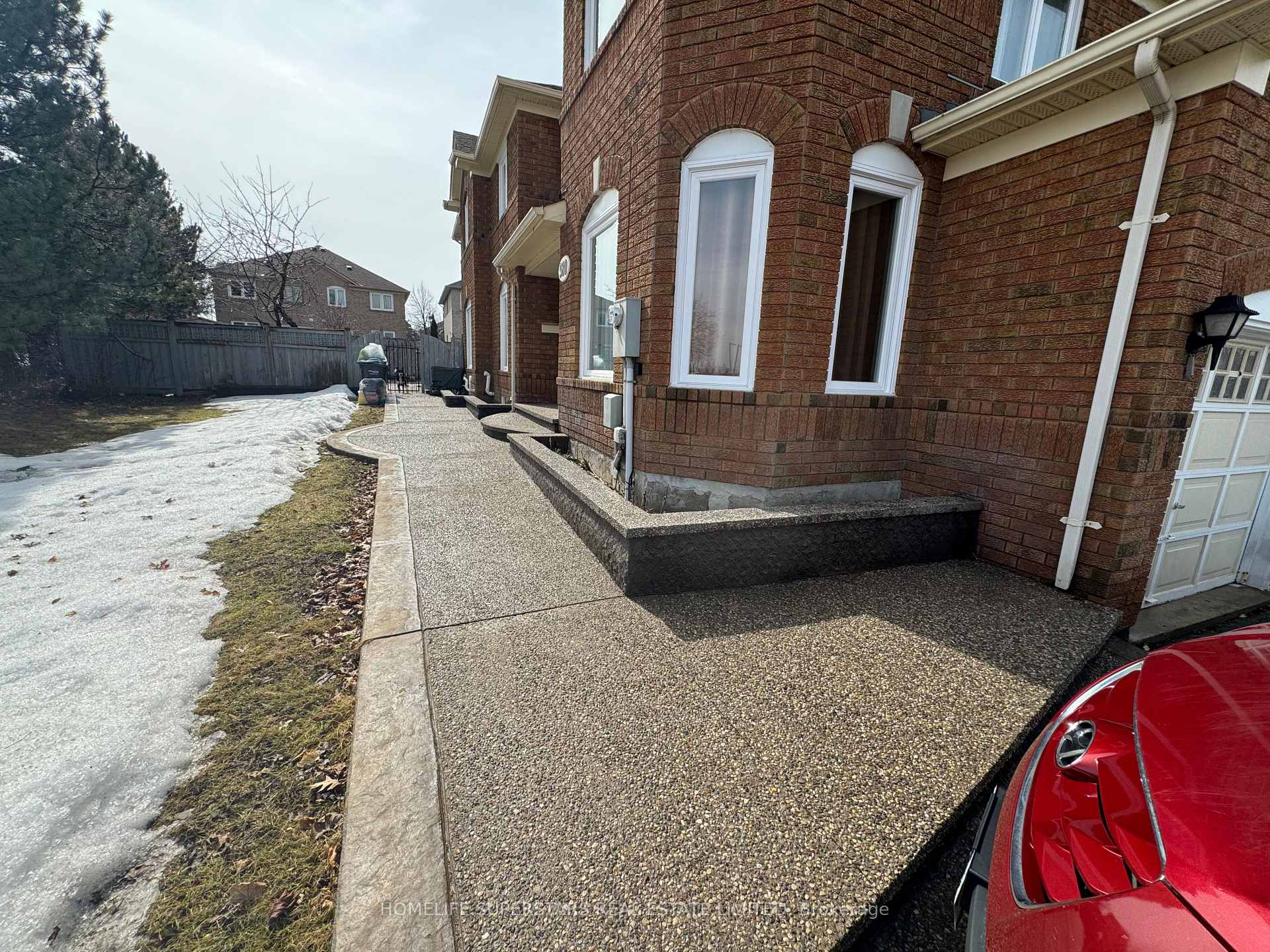 Photo 4 of 980 Peter Robertson Boulevard, Brampton, Sandringham-Wellington — HOMEH