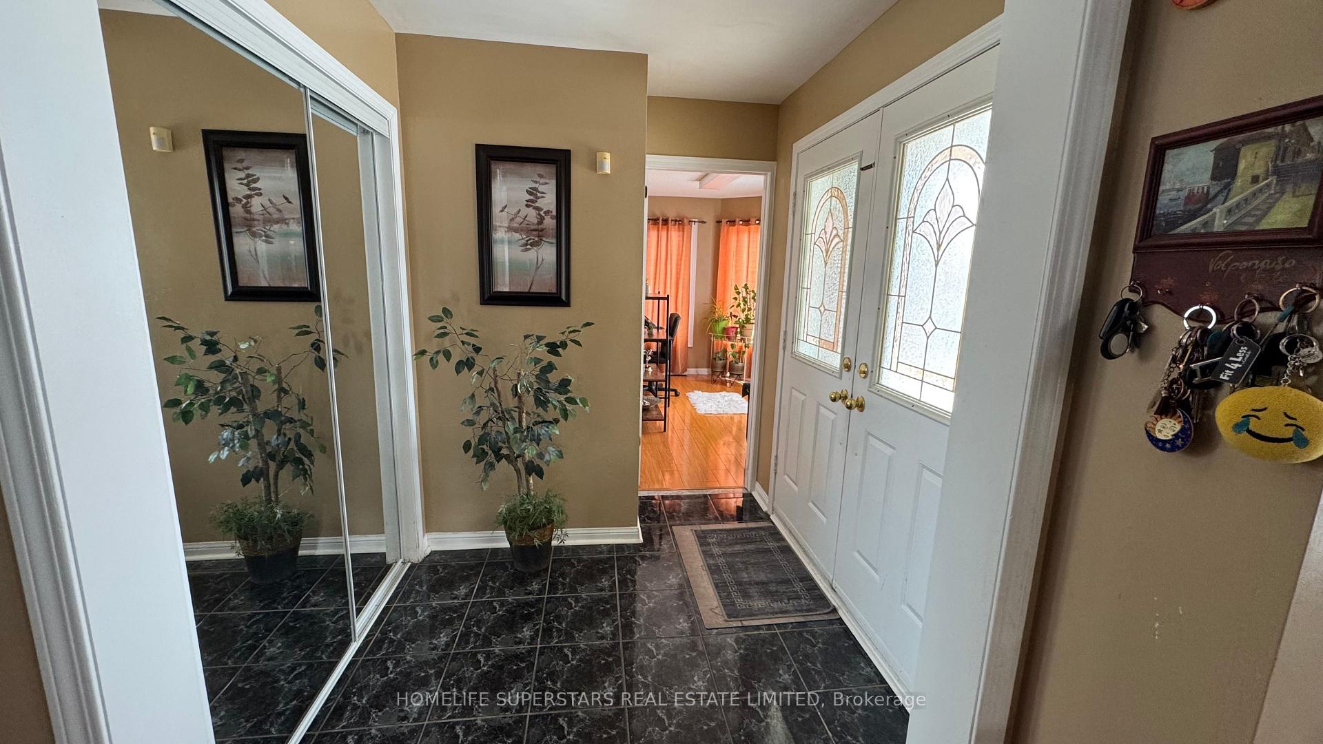 Photo 7 of 980 Peter Robertson Boulevard, Brampton, Sandringham-Wellington — HOMEH