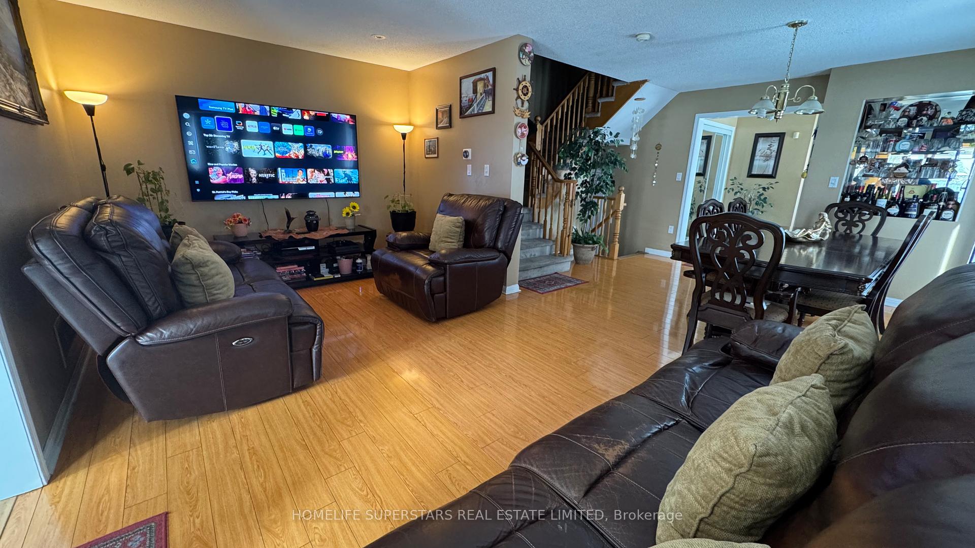 Photo 10 of 980 Peter Robertson Boulevard, Brampton, Sandringham-Wellington — HOMEH