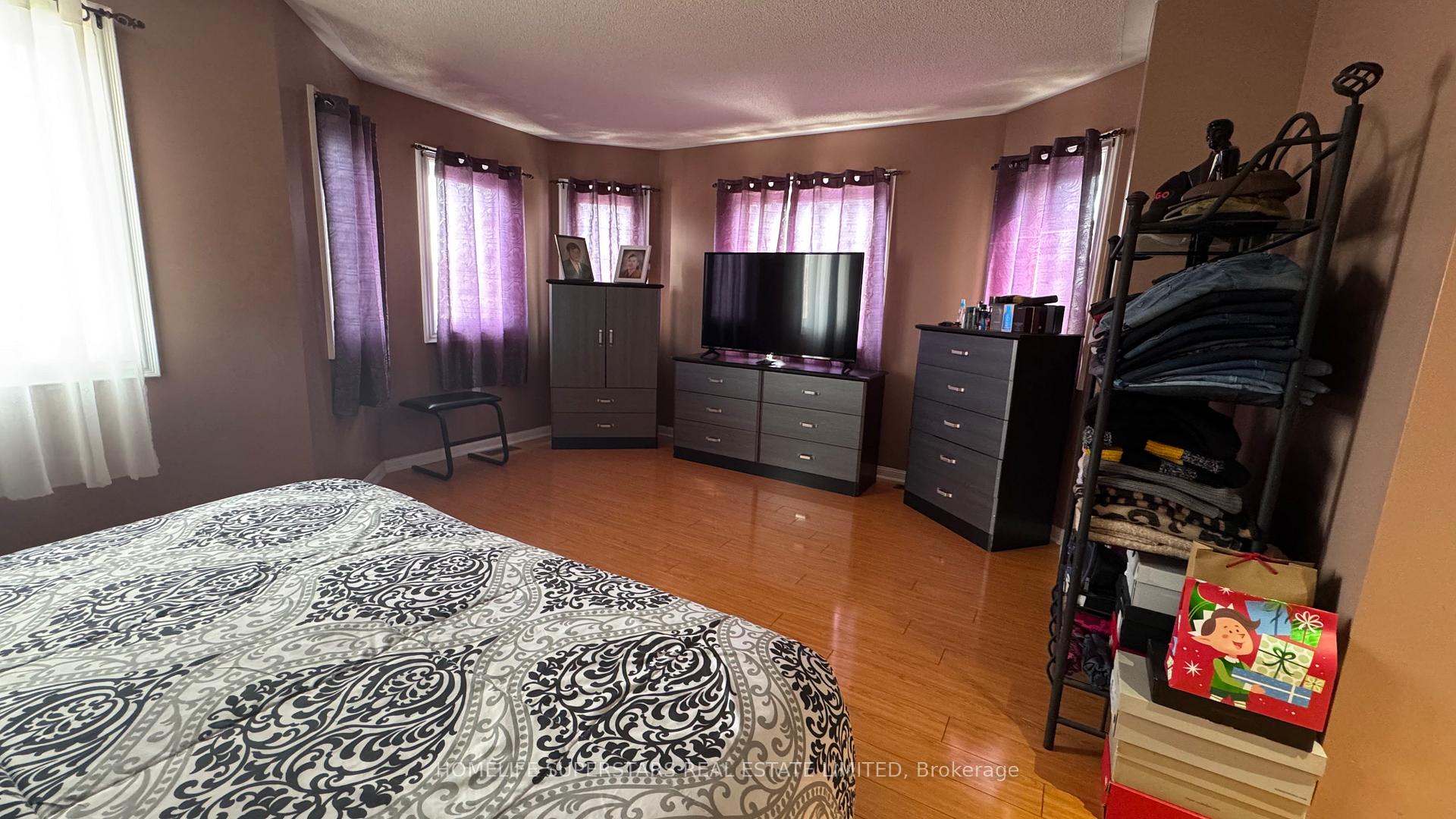 Photo 17 of 980 Peter Robertson Boulevard, Brampton, Sandringham-Wellington — HOMEH