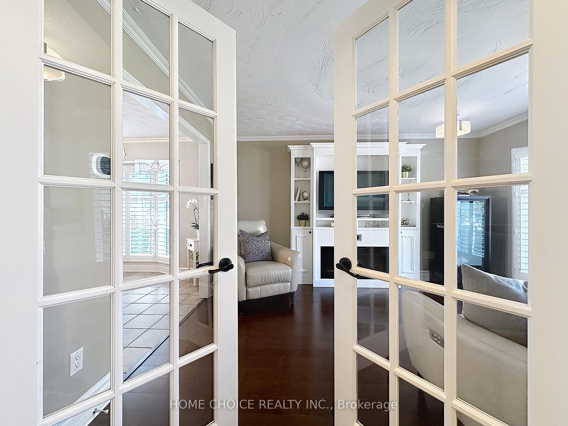 Front of 49 Riviera Ridge