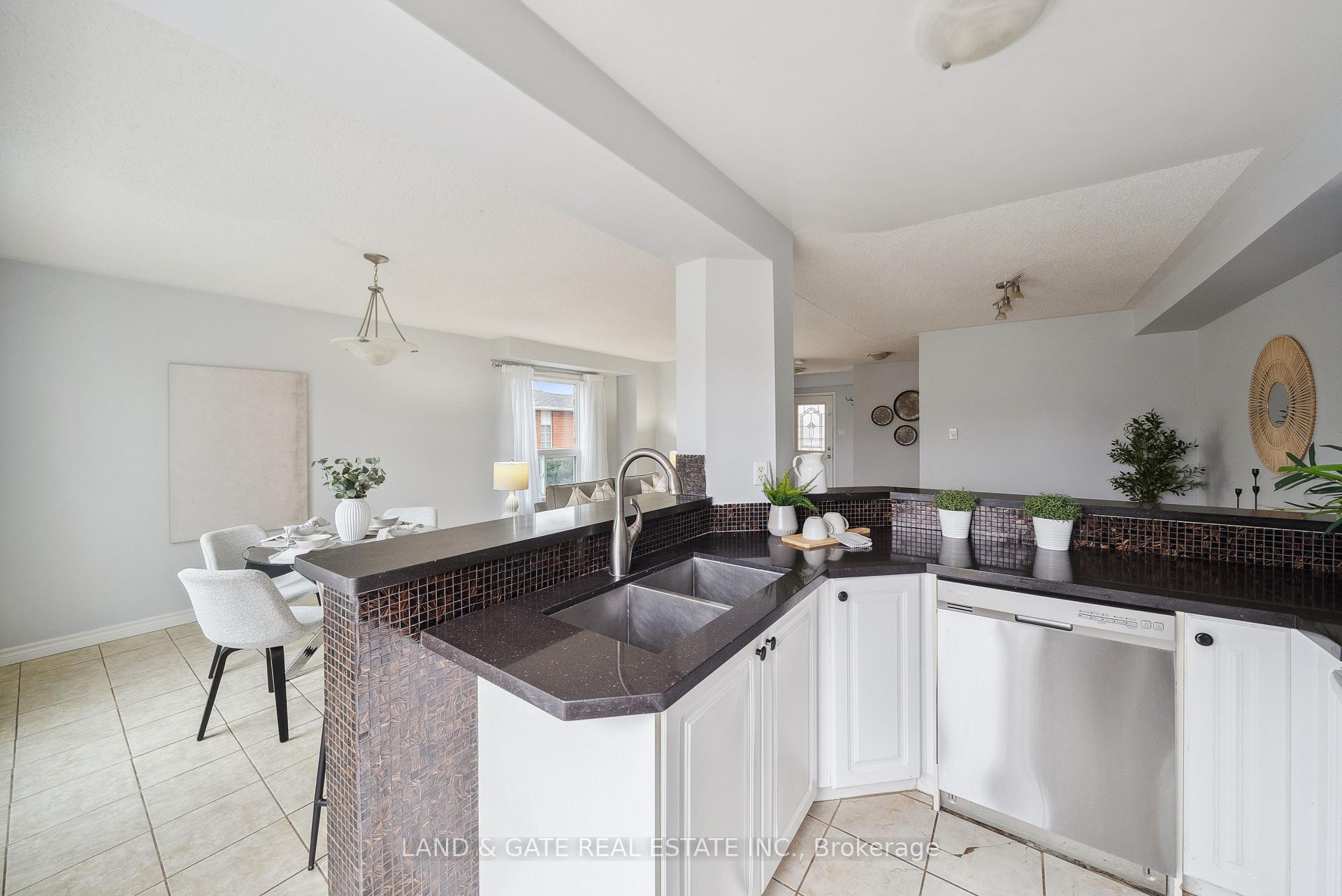 Photo 14 of 1512 Fieldgate Drive, Oshawa, Samac — HOMEH
