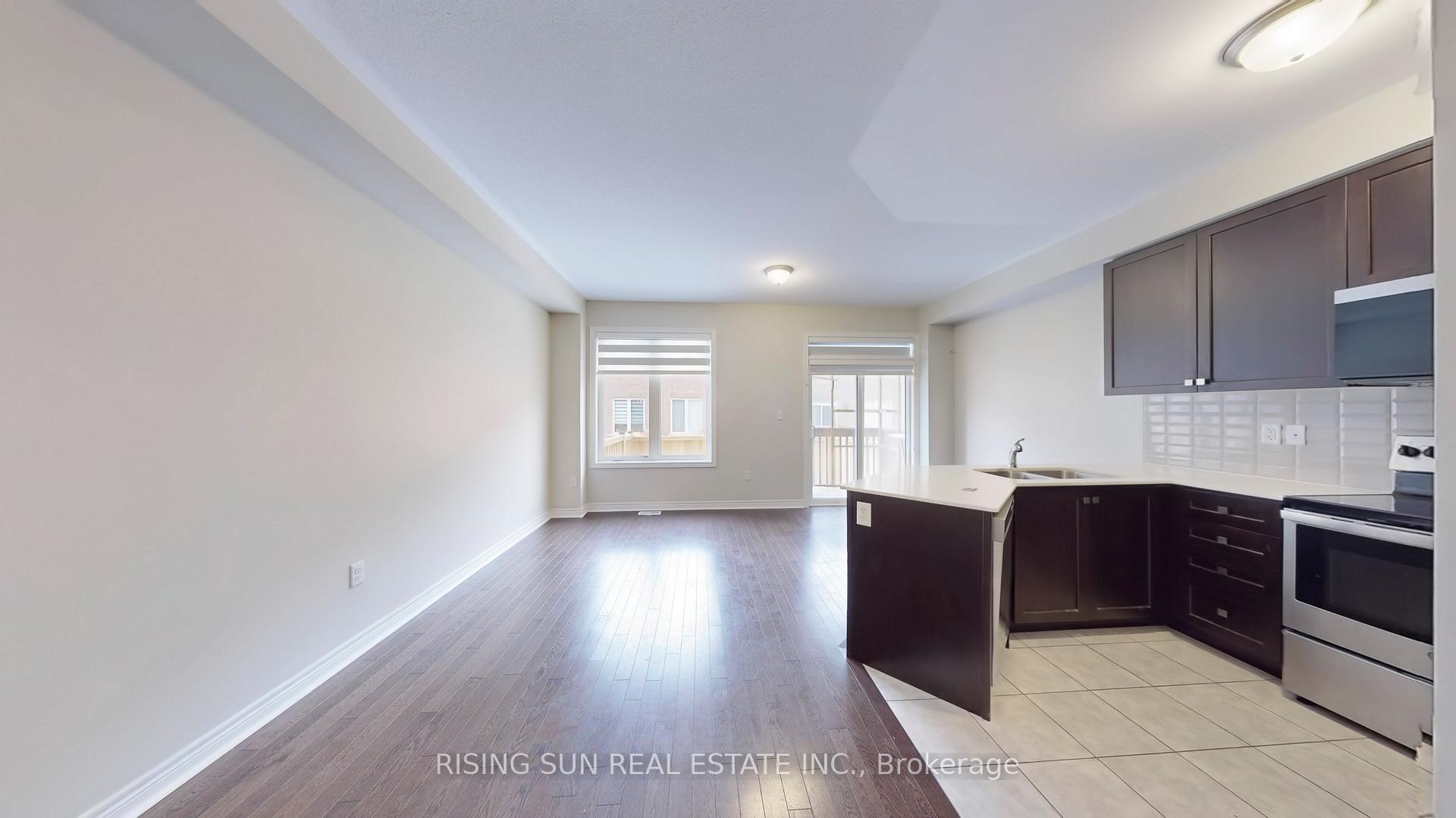 Photo 3 of 49 Pearman Crescent, Brampton, Northwest Brampton — HOMEH