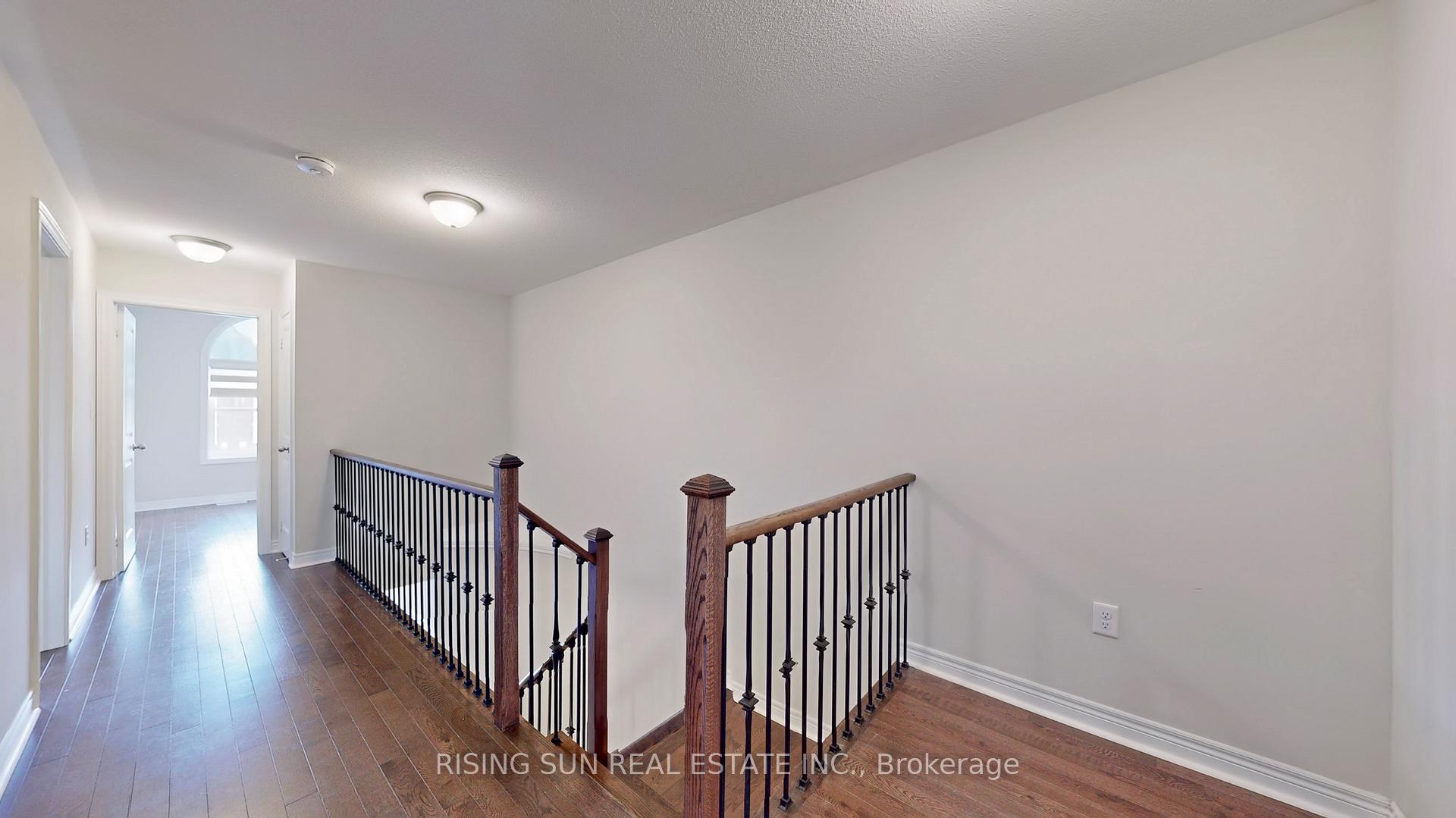 Photo 11 of 49 Pearman Crescent, Brampton, Northwest Brampton — HOMEH