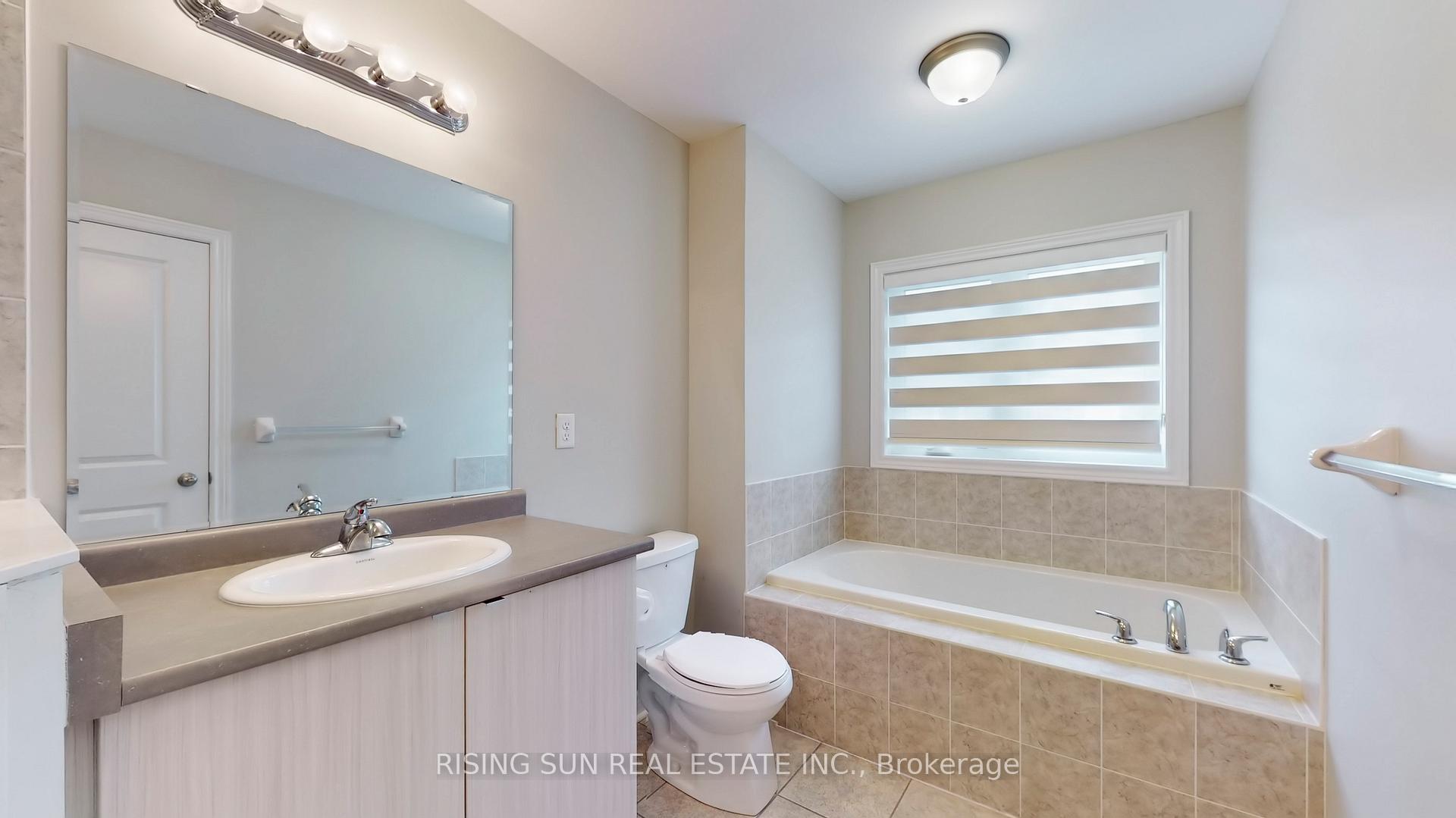 Photo 19 of 49 Pearman Crescent, Brampton, Northwest Brampton — HOMEH