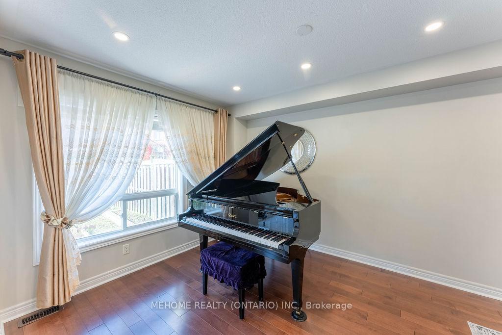 Photo 8 of 79 Maffey Crescent, Richmond Hill, Westbrook — HOMEH