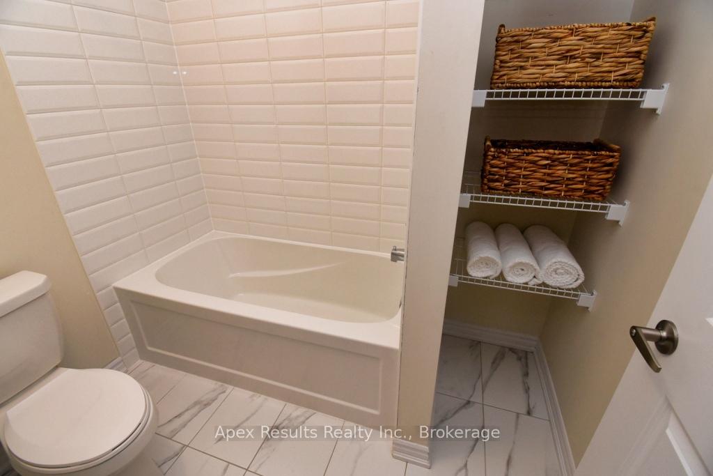 Photo 30 of 1396 Almonte Drive, Burlington, Tyandaga — HOMEH