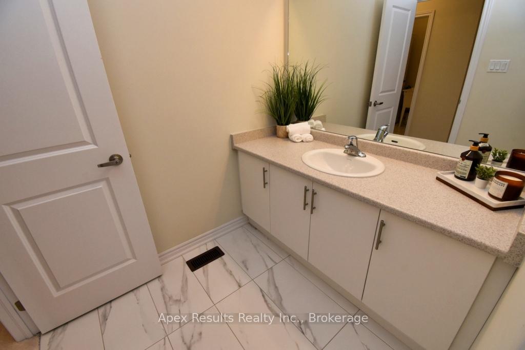 Photo 32 of 1396 Almonte Drive, Burlington, Tyandaga — HOMEH