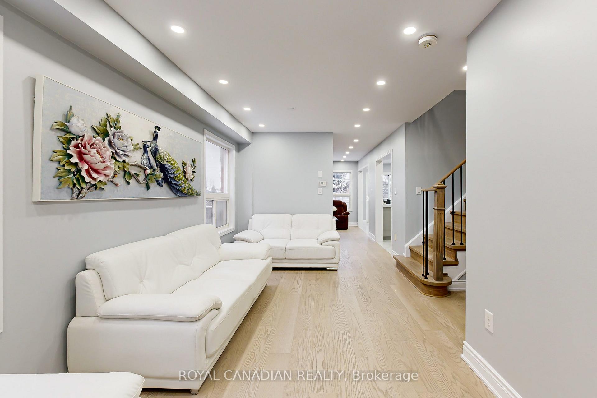 Photo 6 of 11 Revelstoke Place, Brampton, Sandringham-Wellington — HOMEH