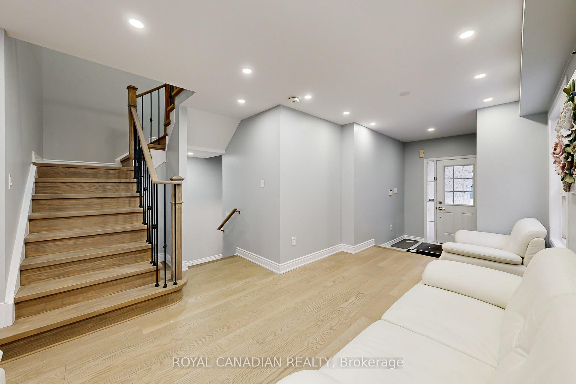 Photo 7 of 11 Revelstoke Place, Brampton, Sandringham-Wellington — HOMEH