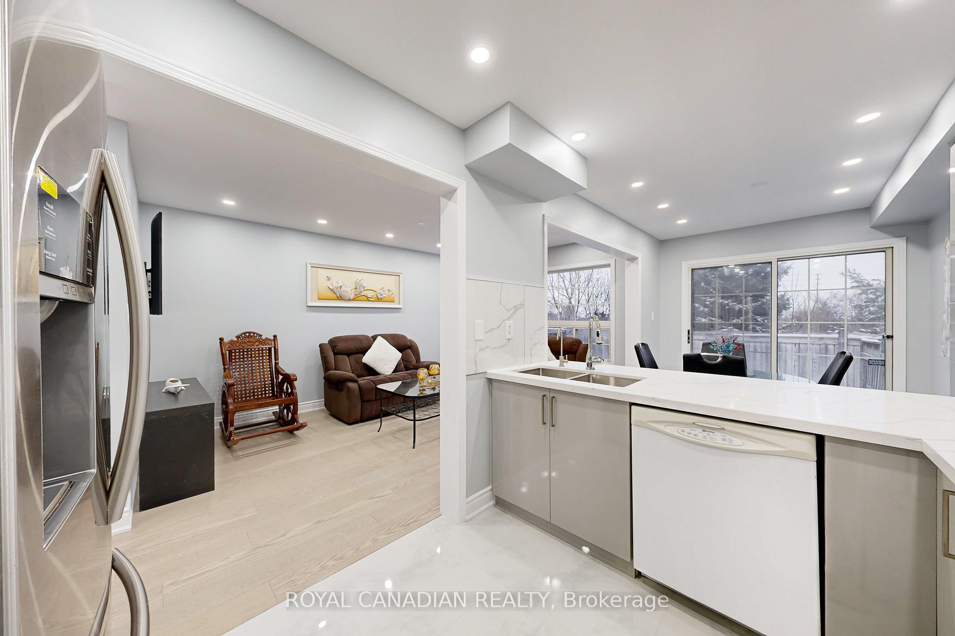Photo 11 of 11 Revelstoke Place, Brampton, Sandringham-Wellington — HOMEH