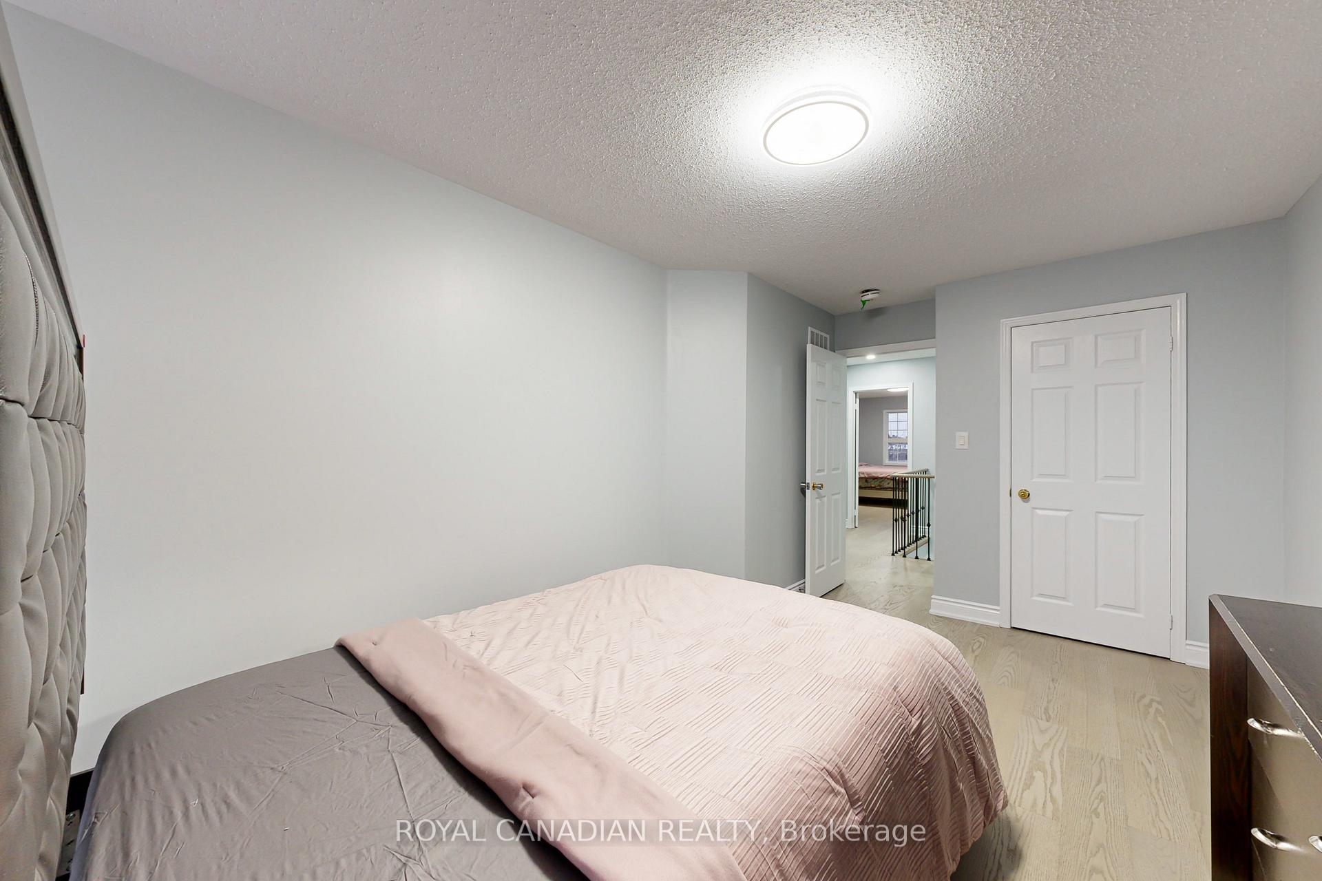 Photo 21 of 11 Revelstoke Place, Brampton, Sandringham-Wellington — HOMEH