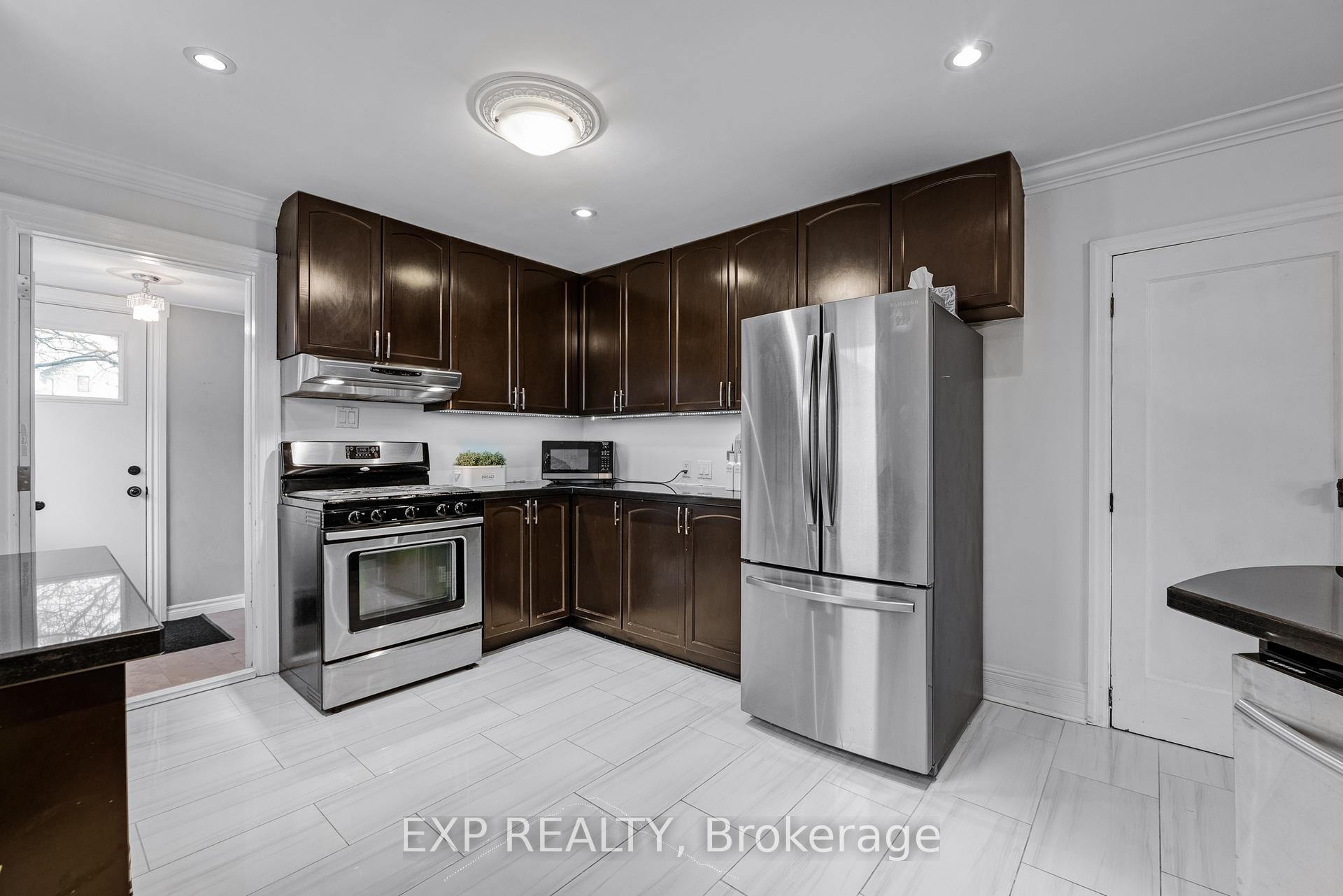 Photo 9 of 215 Tresane Street, Oshawa, Vanier — HOMEH