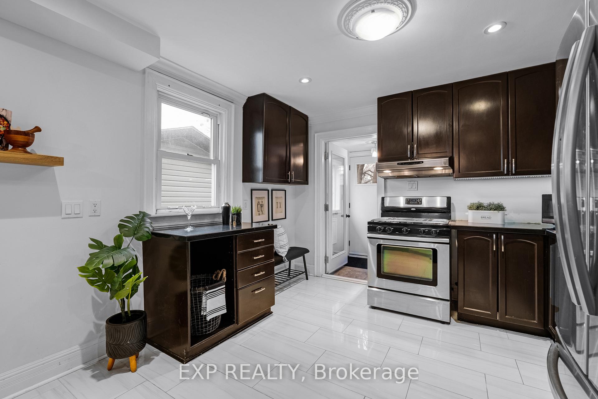 Photo 10 of 215 Tresane Street, Oshawa, Vanier — HOMEH