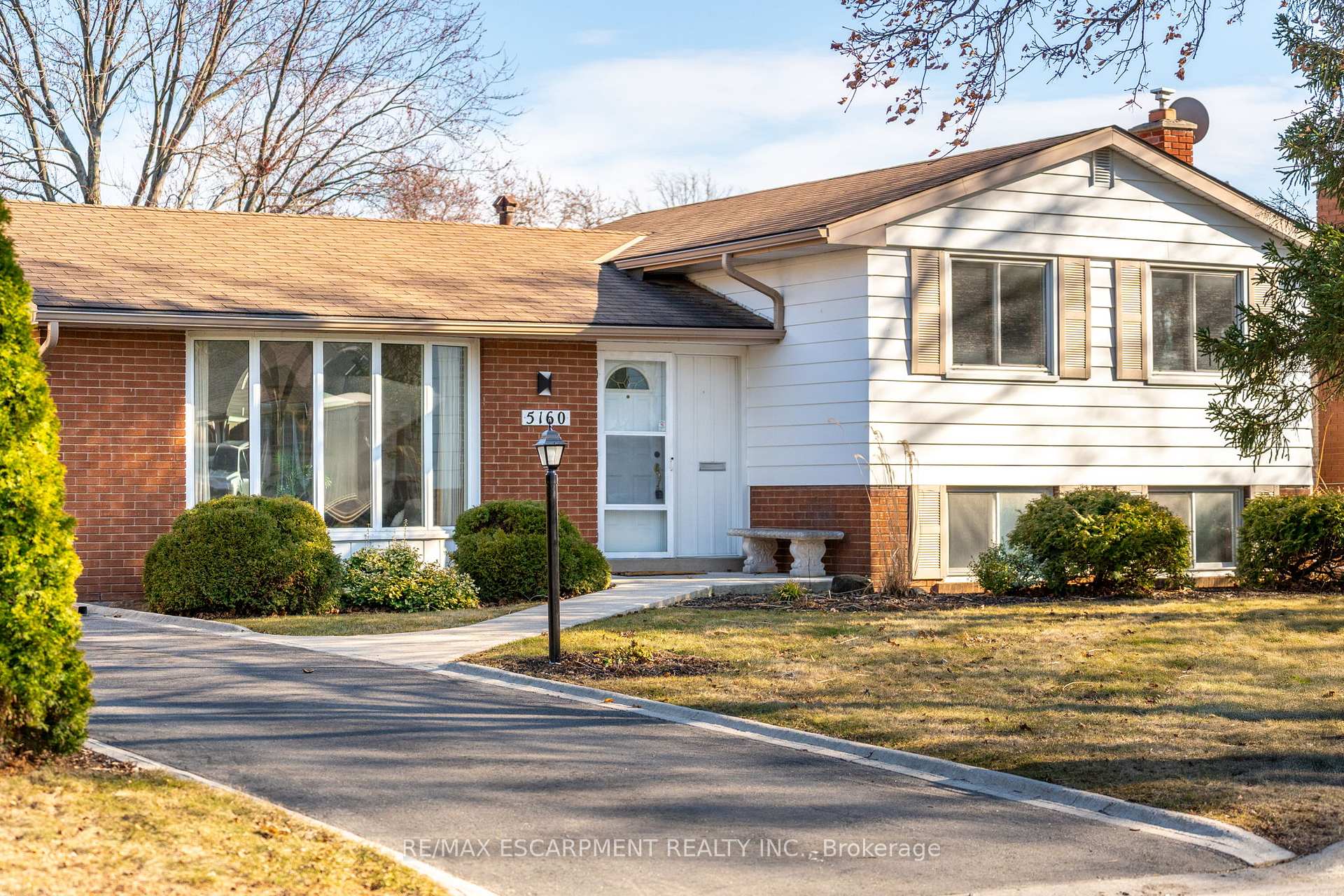 Photo 1 of 5160 Mulberry Drive, Burlington, Appleby — HOMEH