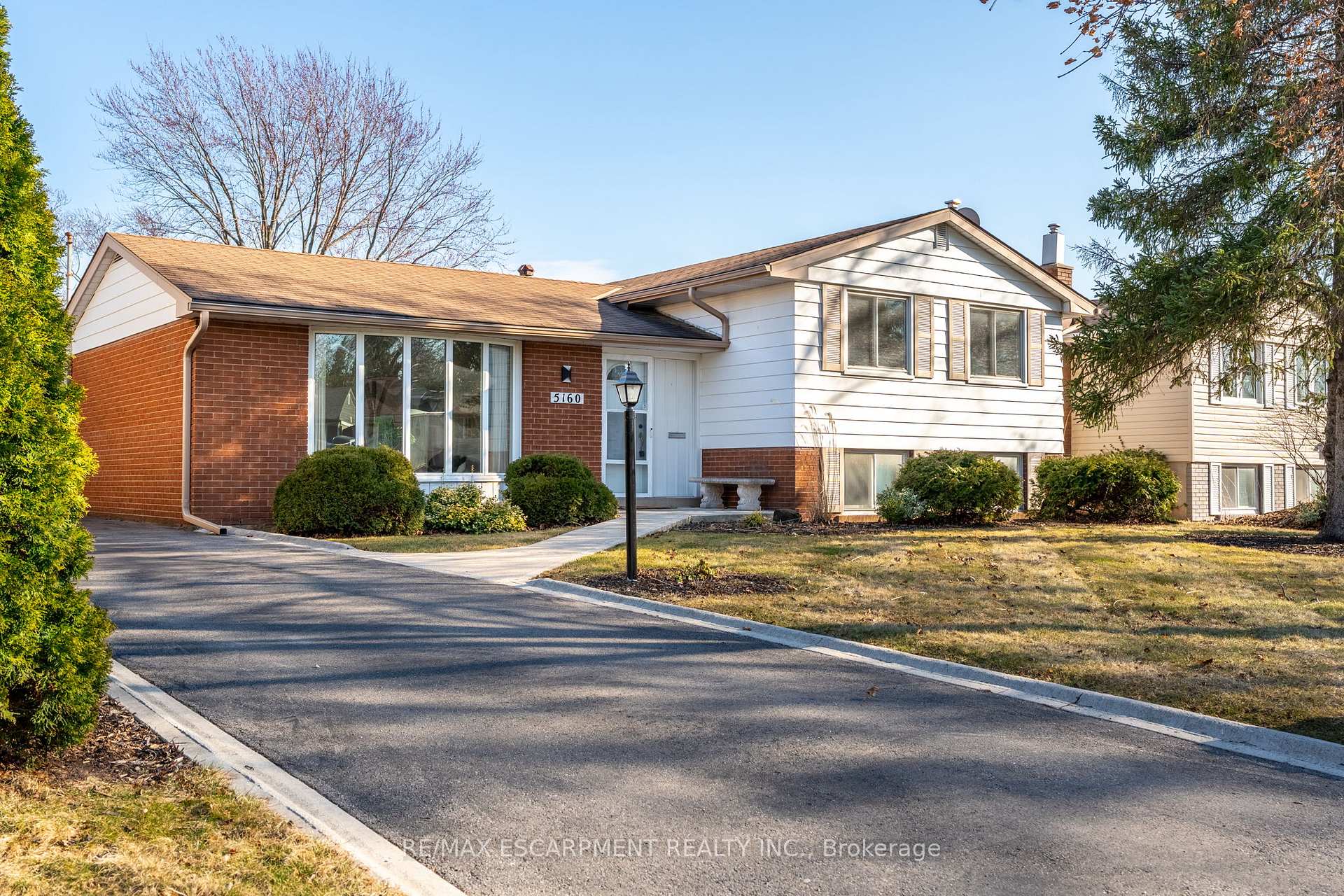 Photo 2 of 5160 Mulberry Drive, Burlington, Appleby — HOMEH
