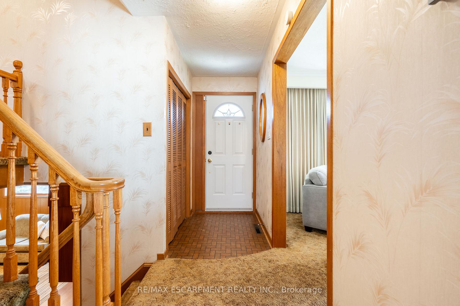 Photo 4 of 5160 Mulberry Drive, Burlington, Appleby — HOMEH