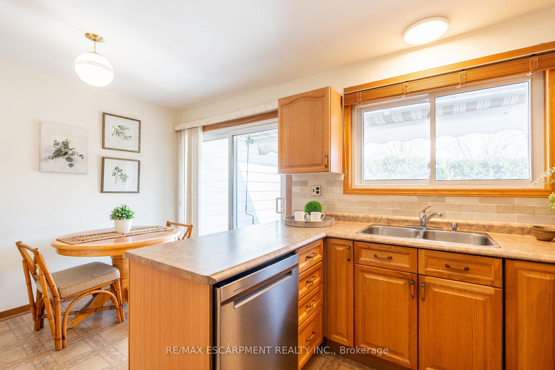 Photo 14 of 5160 Mulberry Drive, Burlington, Appleby — HOMEH
