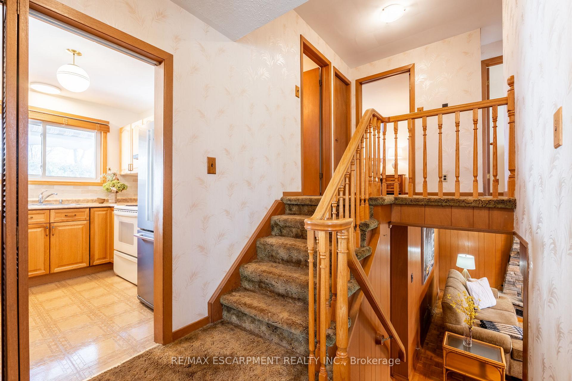 Photo 17 of 5160 Mulberry Drive, Burlington, Appleby — HOMEH
